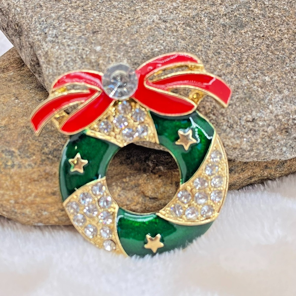 Christmas Wreath Ribbon Gold Tone Pin Brooch Rhinestones Holiday Jewelry